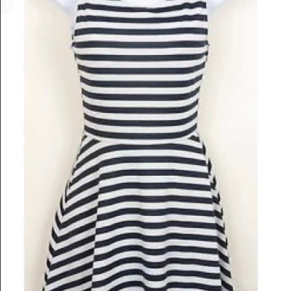 Skater dress - Size 4